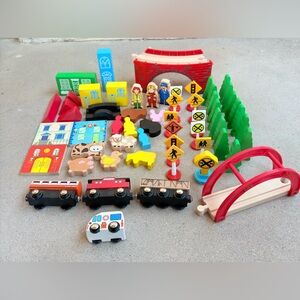 Toys R Us Imaginarium Lot Wood Trains Bridges Trees Signs People Building Farm